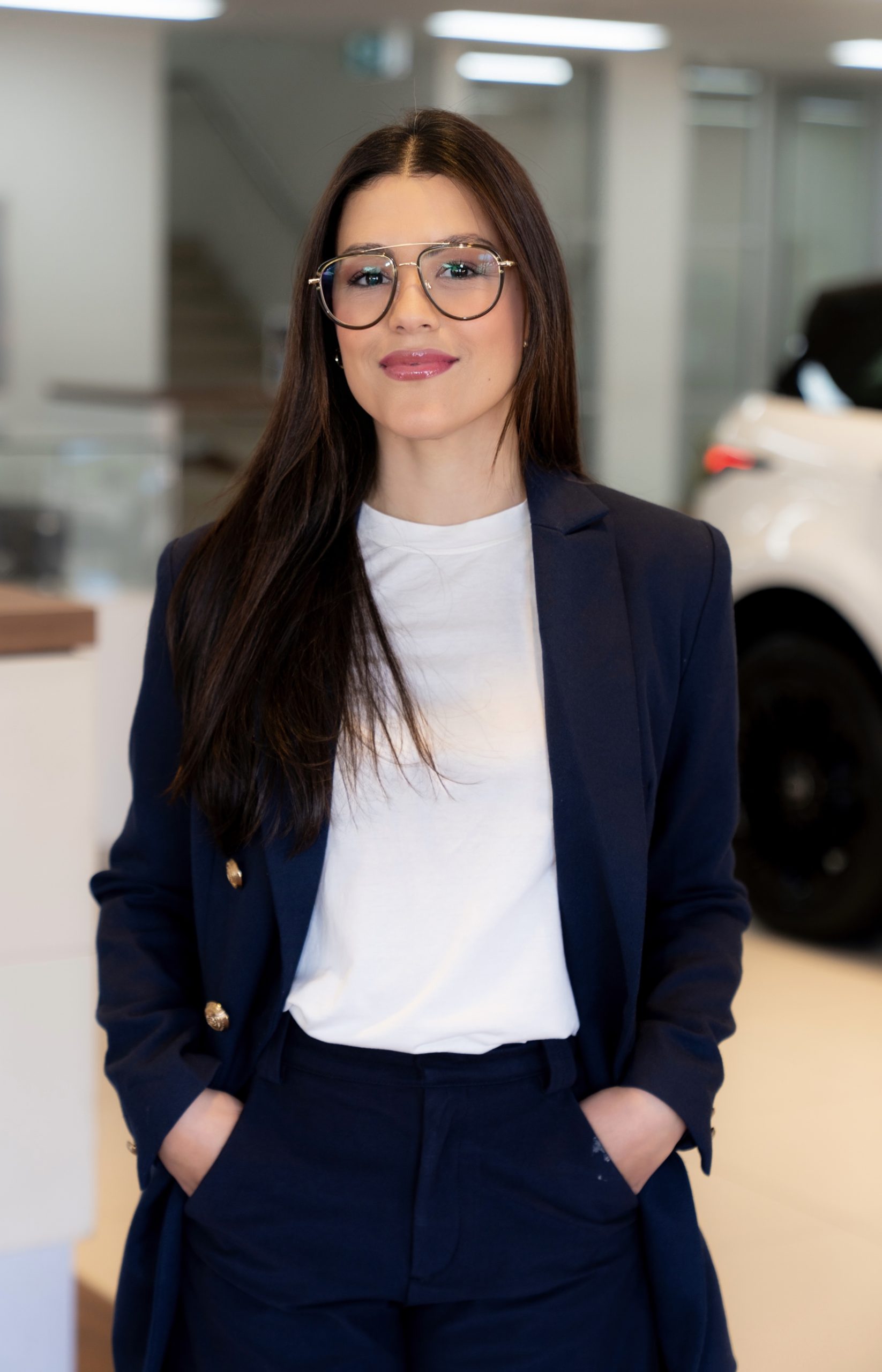 BRIZA FERNANDES MARKETING COORDINATOR scaled
